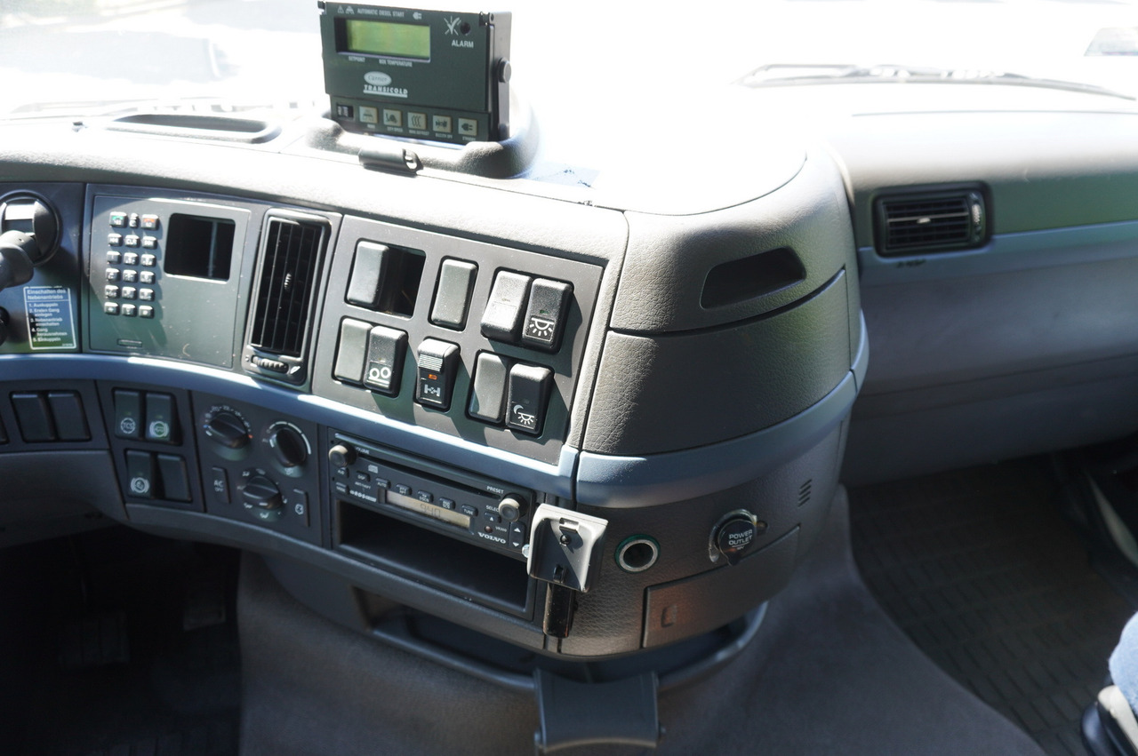 Truk berpendingin VOLVO FH 440 E5 6×2 Schmitz Refrigerator – pass-through Set 38 pallets: gambar 20 Truk berpendingin VOLVO FH 440 E5 6×2 Schmitz Refrigerator – pass-through Set 38 pallets: gambar 20