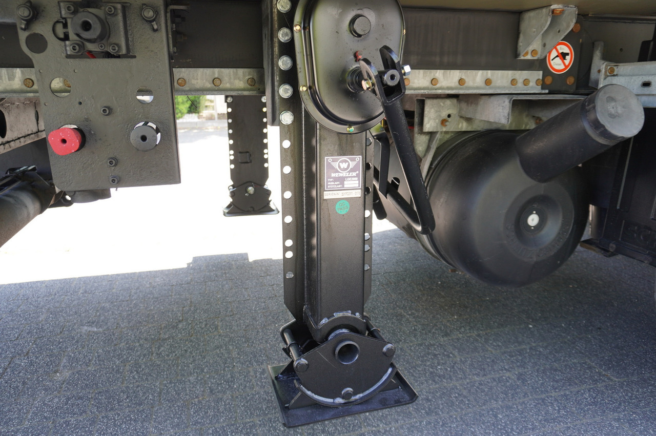 Truk berpendingin VOLVO FH 440 E5 6×2 Schmitz Refrigerator – pass-through Set 38 pallets: gambar 15 Truk berpendingin VOLVO FH 440 E5 6×2 Schmitz Refrigerator – pass-through Set 38 pallets: gambar 15