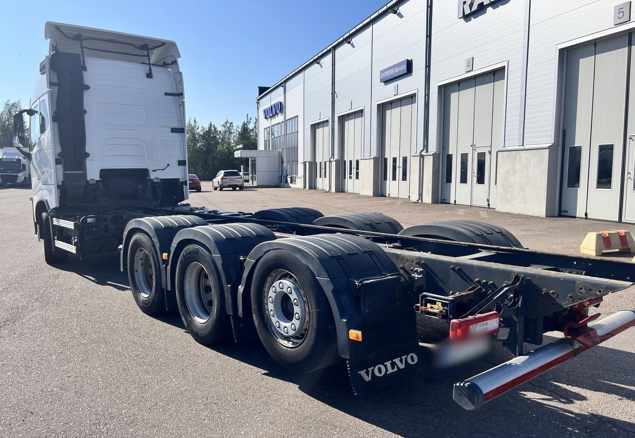 VOLVO FH 650 8x4 / Truck chassis / Sleeper cab - Truk sasis: gambar 4 VOLVO FH 650 8x4 / Truck chassis / Sleeper cab - Truk sasis: gambar 4