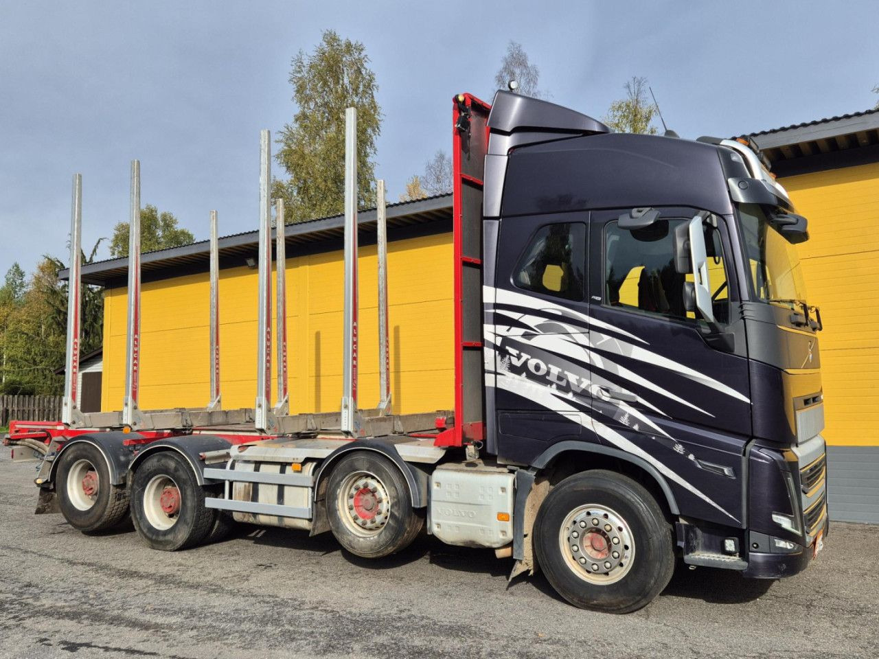 VOLVO FH 750 8x4 / 2 lifted axles / timber truck - Truk logging: gambar 3 VOLVO FH 750 8x4 / 2 lifted axles / timber truck - Truk logging: gambar 3