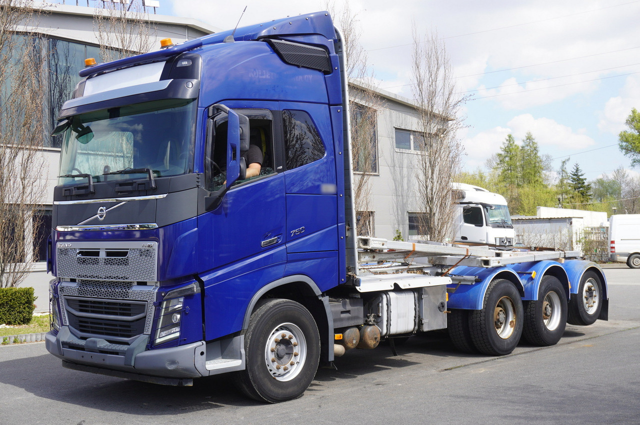 VOLVO FH16 750 8x4 / 750 HP! / 20 t load capacity / stanchion superstructure - Truk logging: gambar 1 VOLVO FH16 750 8x4 / 750 HP! / 20 t load capacity / stanchion superstructure - Truk logging: gambar 1