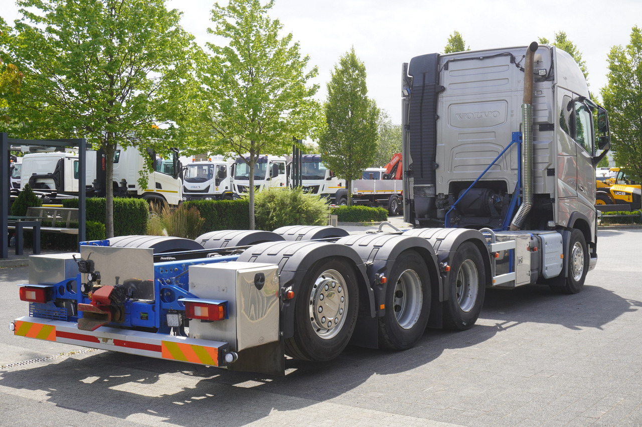 VOLVO FH16 750 8x4x4 / 750 HP! / Frame 685 cm / Steered 4th axle - Truk sasis: gambar 5 VOLVO FH16 750 8x4x4 / 750 HP! / Frame 685 cm / Steered 4th axle - Truk sasis: gambar 5