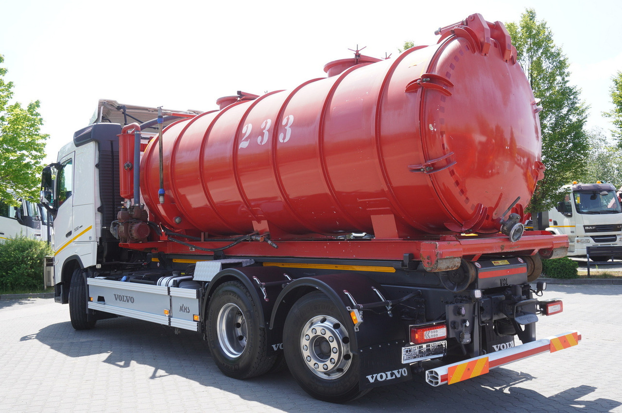 VOLVO Volvo FH 500 / Septic barrel 13000 l / Hook lift 21 t / 2022 / 3rd axle steered / 2 units - Kapal tanker bubur: gambar 5 VOLVO Volvo FH 500 / Septic barrel 13000 l / Hook lift 21 t / 2022 / 3rd axle steered / 2 units - Kapal tanker bubur: gambar 5