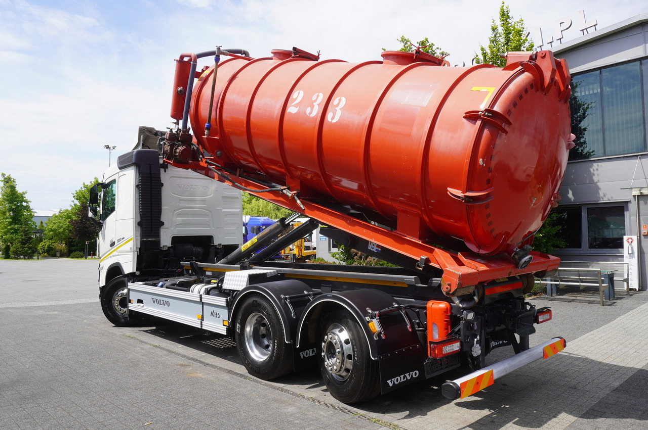 VOLVO Volvo FH 500 / Septic barrel 13000 l / Hook lift 21 t / 2022 / 3rd axle steered / 2 units - Kapal tanker bubur: gambar 5 VOLVO Volvo FH 500 / Septic barrel 13000 l / Hook lift 21 t / 2022 / 3rd axle steered / 2 units - Kapal tanker bubur: gambar 5