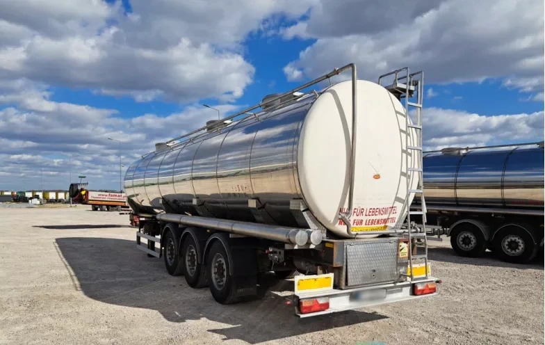 WIELTON NS3D 36 t food cistern / 3 chambers - Semi-trailer tangki: gambar 4 WIELTON NS3D 36 t food cistern / 3 chambers - Semi-trailer tangki: gambar 4