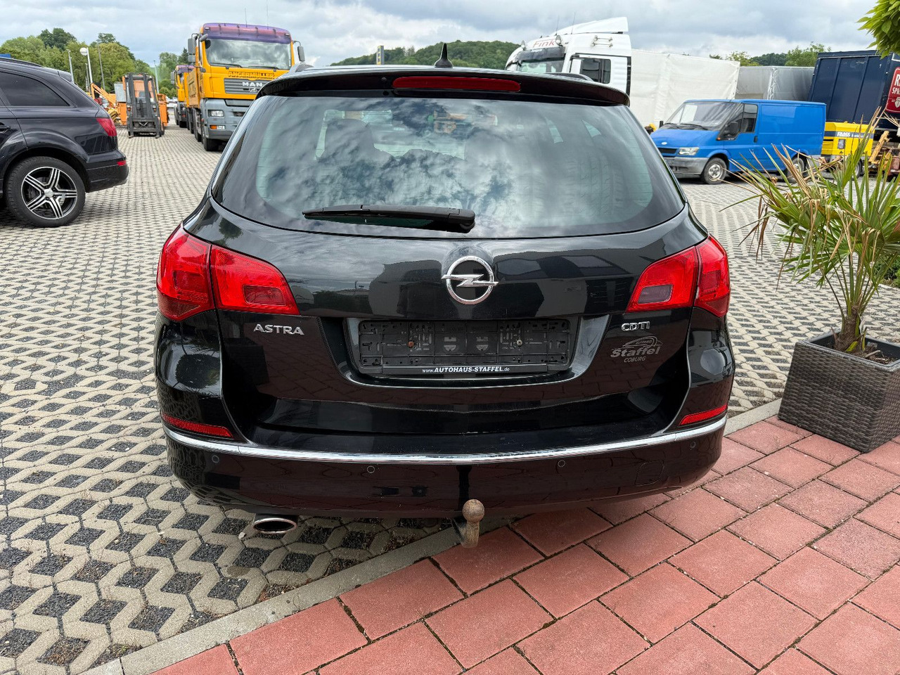 Opel Astra Sports Tourer 2.0 CDTI Sport 1 Hand - Mobil: gambar 4 Opel Astra Sports Tourer 2.0 CDTI Sport 1 Hand - Mobil: gambar 4