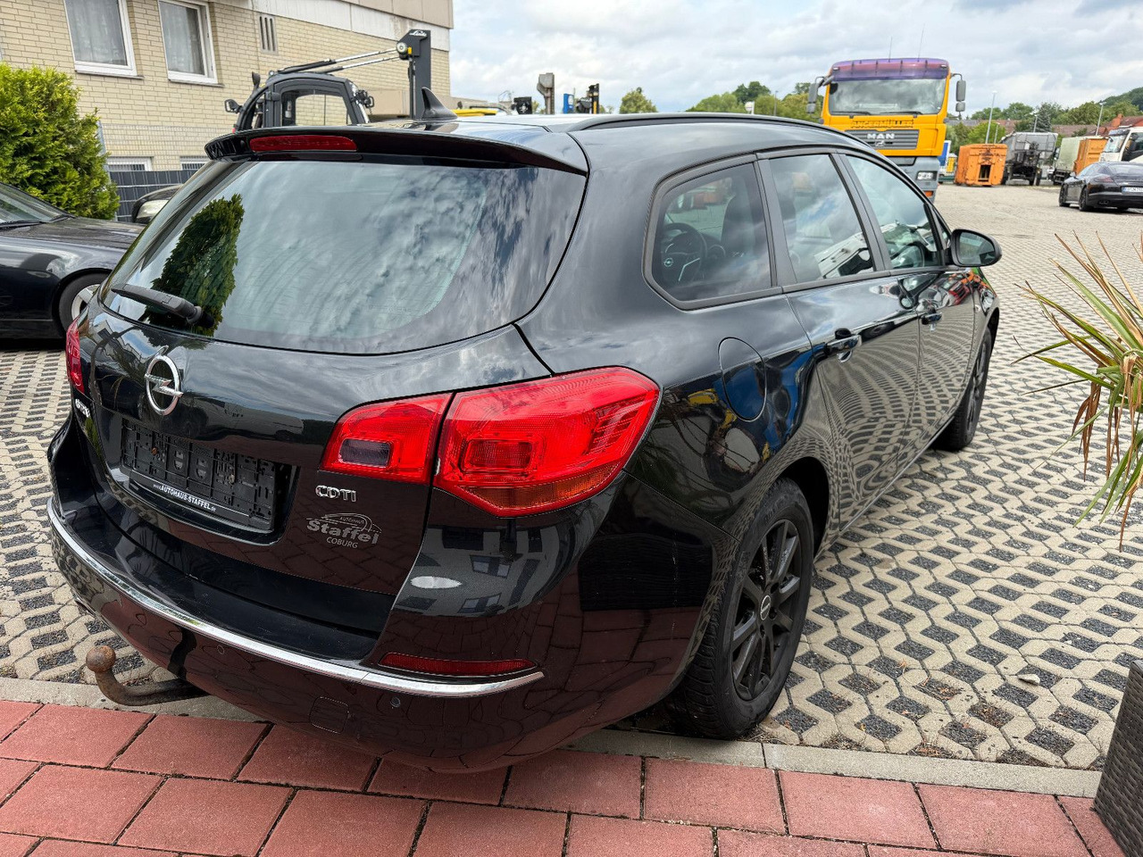 Opel Astra Sports Tourer 2.0 CDTI Sport 1 Hand - Mobil: gambar 5 Opel Astra Sports Tourer 2.0 CDTI Sport 1 Hand - Mobil: gambar 5