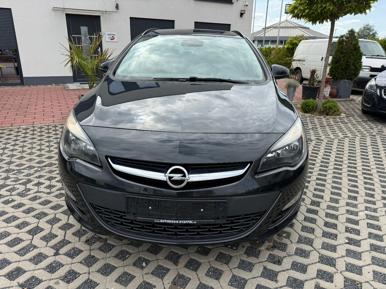 Opel Astra Sports Tourer 2.0 CDTI Sport 1 Hand - Mobil: gambar 2 Opel Astra Sports Tourer 2.0 CDTI Sport 1 Hand - Mobil: gambar 2