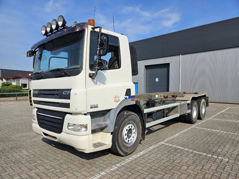 DAF CF 85 360 Manual 10 Tyres - Truk sasis: gambar 1 DAF CF 85 360 Manual 10 Tyres - Truk sasis: gambar 1