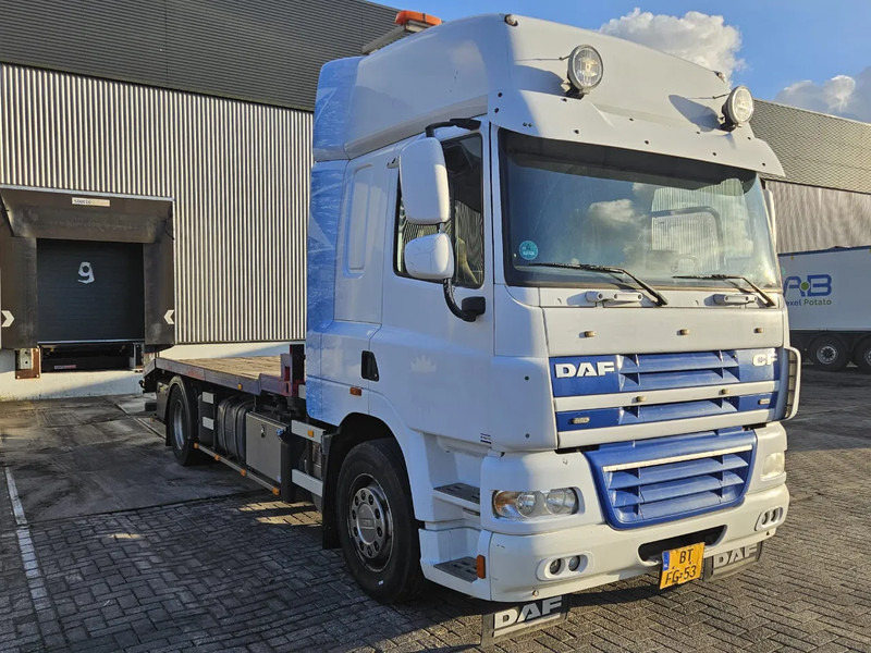DAF CF 85 410 SSpace Cab Euro 5 - Truk flatbed: gambar 2 DAF CF 85 410 SSpace Cab Euro 5 - Truk flatbed: gambar 2