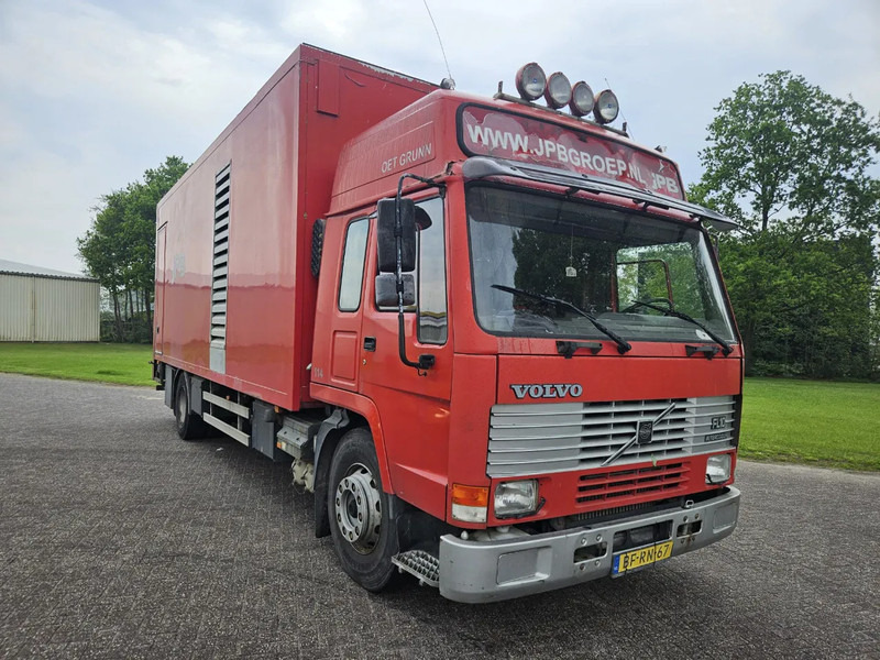 Volvo FL 10 - Truk box: gambar 2 Volvo FL 10 - Truk box: gambar 2