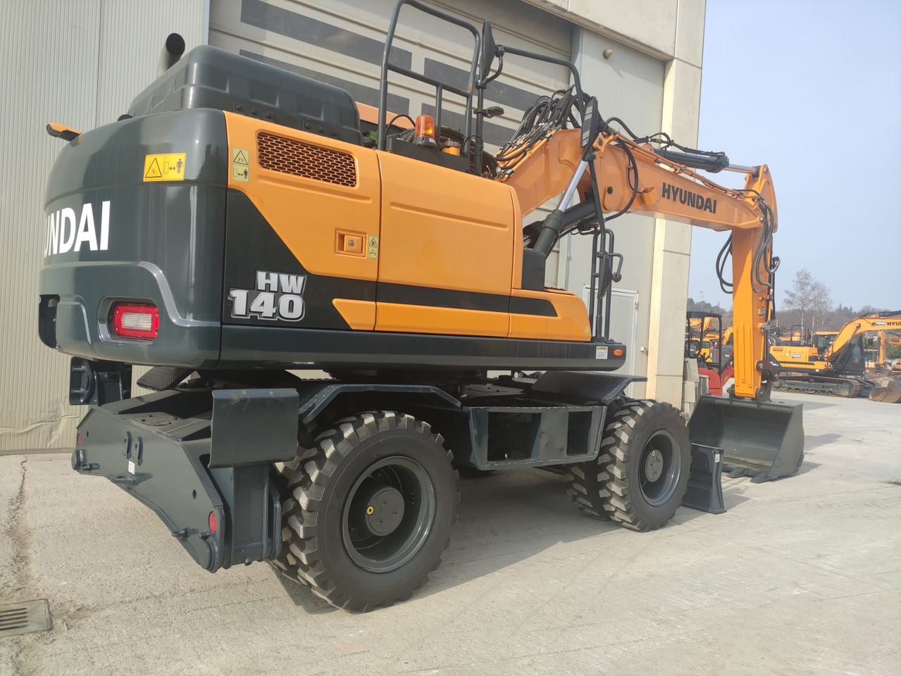 HYUNDAI HW140 - Ekskavator roda: gambar 2 HYUNDAI HW140 - Ekskavator roda: gambar 2