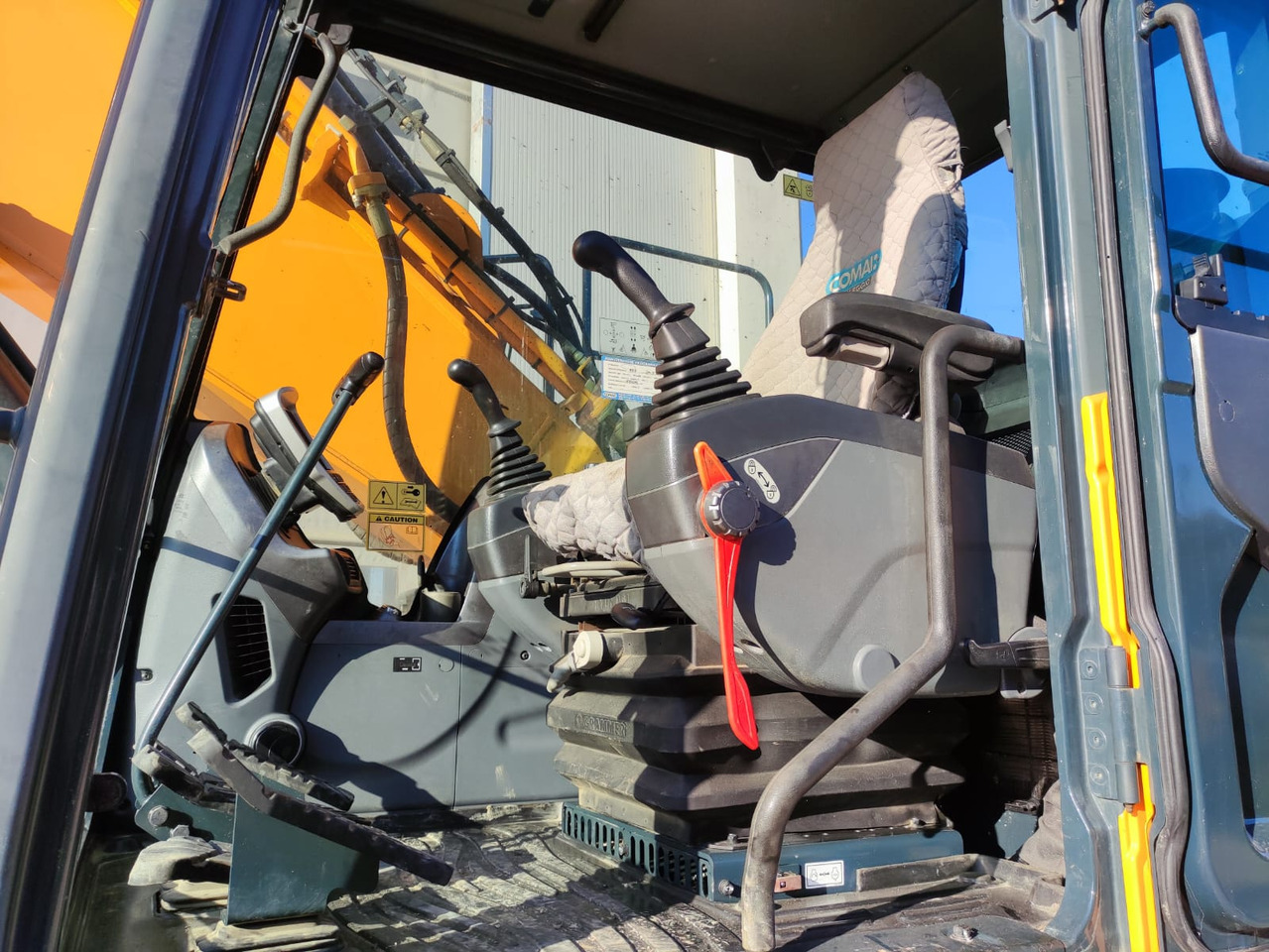 HYUNDAI HX220NL - Ekskavator perayap: gambar 5 HYUNDAI HX220NL - Ekskavator perayap: gambar 5