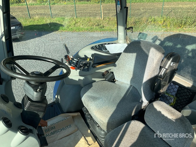 2008 New Holland T8040 4WD Tractor - Traktor: gambar 5 2008 New Holland T8040 4WD Tractor - Traktor: gambar 5