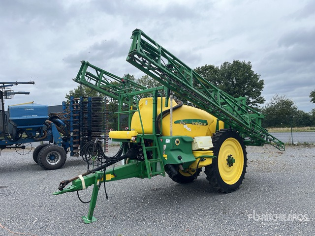 2011 John Deere 732 24 m Pull-Type Sprayer - Penyemprot tertinggal: gambar 1 2011 John Deere 732 24 m Pull-Type Sprayer - Penyemprot tertinggal: gambar 1
