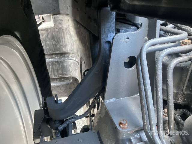 2015 Massey Ferguson 8737 4WD Tractor - Traktor: gambar 3 2015 Massey Ferguson 8737 4WD Tractor - Traktor: gambar 3