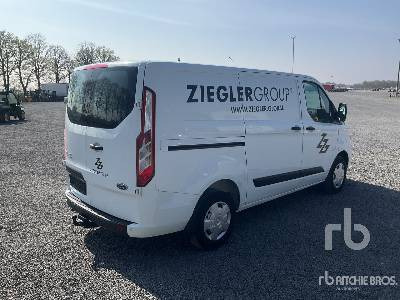 FORD TRANSIT CUSTOM Trend 2.0L HPCR 300S - Van panel: gambar 3 FORD TRANSIT CUSTOM Trend 2.0L HPCR 300S - Van panel: gambar 3