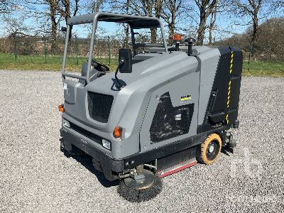 KAECHER B300 RI Ride-On Industrial Vacuum - Pengering penggosok: gambar 1 KAECHER B300 RI Ride-On Industrial Vacuum - Pengering penggosok: gambar 1