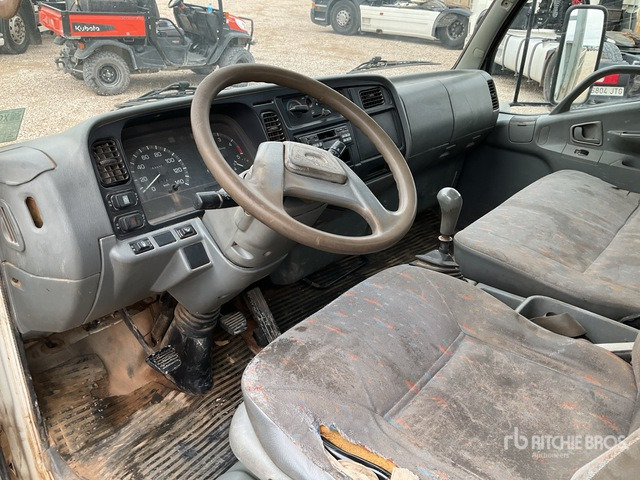 2000 Mitsubishi Canter 4x2 Flatbed Truck - Truk flatbed: gambar 4 2000 Mitsubishi Canter 4x2 Flatbed Truck - Truk flatbed: gambar 4