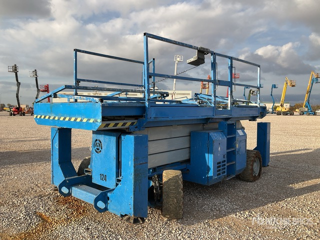 2004 Genie GS3384 4x4 Diesel Scissor Lift - Scissor lifts: gambar 3 2004 Genie GS3384 4x4 Diesel Scissor Lift - Scissor lifts: gambar 3