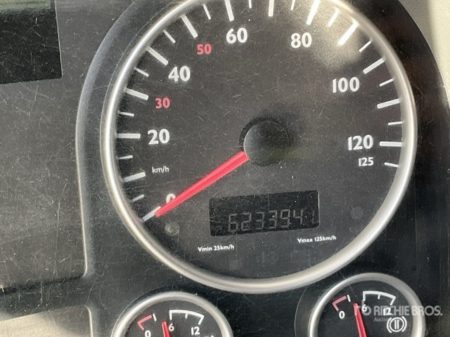 2008 MAN TGA H414FFDC 8x4 Mixer Truck - Truk pengaduk beton: gambar 4 2008 MAN TGA H414FFDC 8x4 Mixer Truck - Truk pengaduk beton: gambar 4