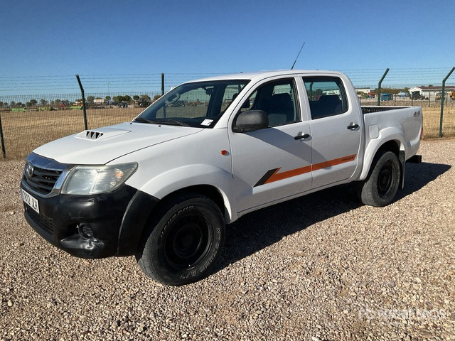 2015 Toyota Hilux 4x4 Crew Cab Pickup - Truk pikap: gambar 2 2015 Toyota Hilux 4x4 Crew Cab Pickup - Truk pikap: gambar 2