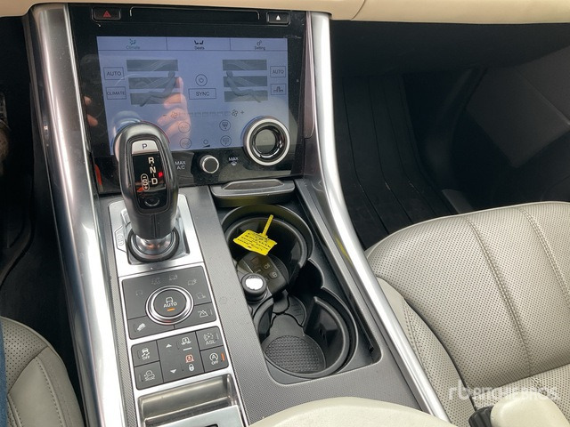 Mobil SUV 2016 Land Rover Range Rover Sport SUV: gambar 6