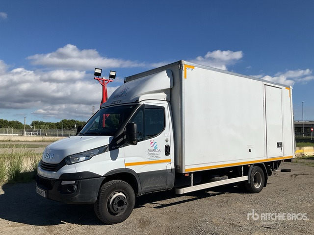 2019 Iveco Daily 70C18 4x2 Van Truck - Truk box: gambar 2 2019 Iveco Daily 70C18 4x2 Van Truck - Truk box: gambar 2