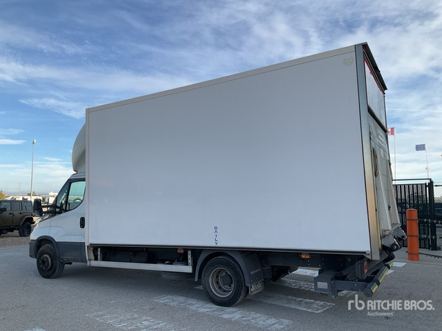 2020 Iveco Daily 70C18 4x2 Van Truck - Truk box: gambar 2 2020 Iveco Daily 70C18 4x2 Van Truck - Truk box: gambar 2