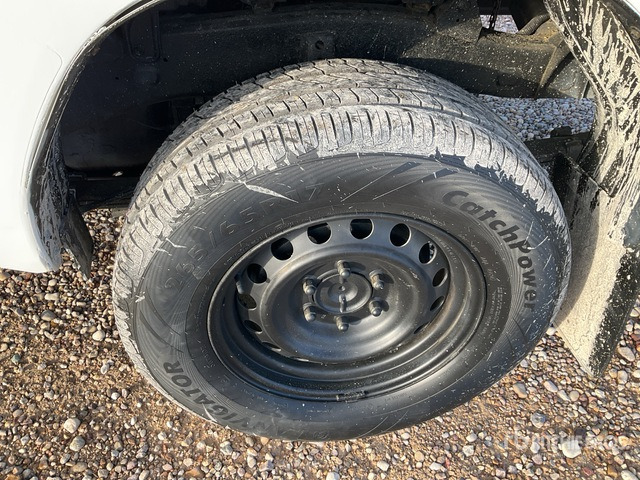 2020 Toyota Hilux 4x4 Crew Cab Pickup - Truk pikap: gambar 5 2020 Toyota Hilux 4x4 Crew Cab Pickup - Truk pikap: gambar 5