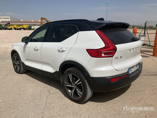 2020 Volvo XC40 SUV - Mobil SUV: gambar 1 2020 Volvo XC40 SUV - Mobil SUV: gambar 1