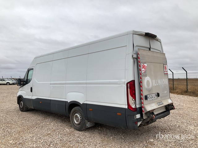 2021 Iveco Daily 35S18 4x2 Van Truck - Truk box: gambar 2 2021 Iveco Daily 35S18 4x2 Van Truck - Truk box: gambar 2