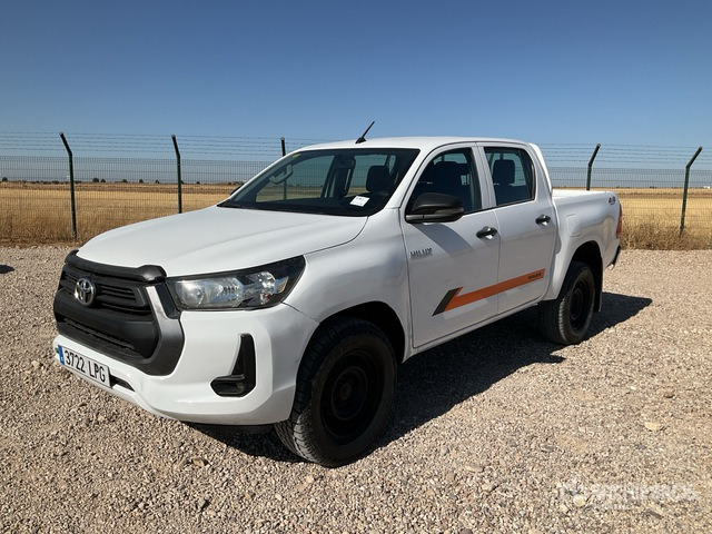 2021 Toyota Hilux 4x4 Crew Cab Pickup - Truk pikap: gambar 2 2021 Toyota Hilux 4x4 Crew Cab Pickup - Truk pikap: gambar 2