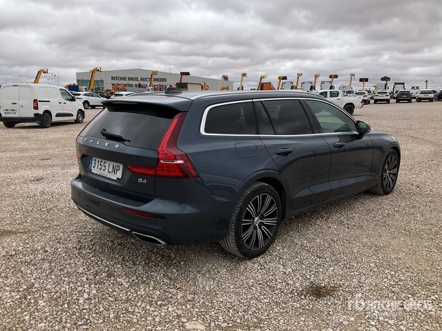 2021 Volvo V60 SUV - Mobil SUV: gambar 3 2021 Volvo V60 SUV - Mobil SUV: gambar 3