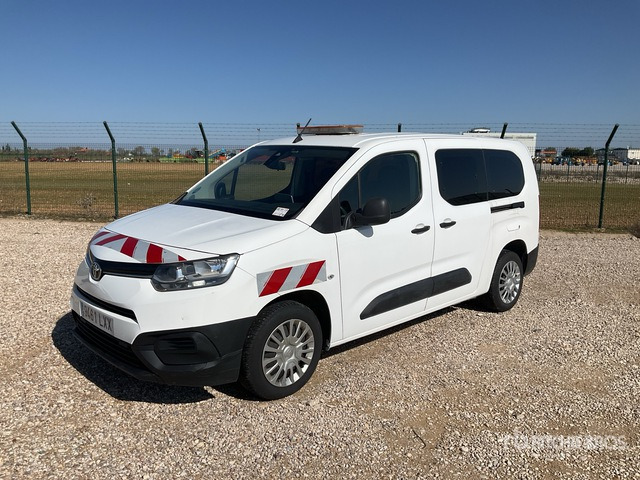 2022 Toyota Proace City Verso 5 Passenger Van - Bus mini, Van penumpang: gambar 2 2022 Toyota Proace City Verso 5 Passenger Van - Bus mini, Van penumpang: gambar 2