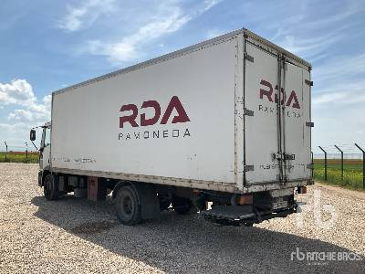 IVECO ML120 E 18 4x2 camion caja cerrada - Truk flatbed: gambar 2 IVECO ML120 E 18 4x2 camion caja cerrada - Truk flatbed: gambar 2