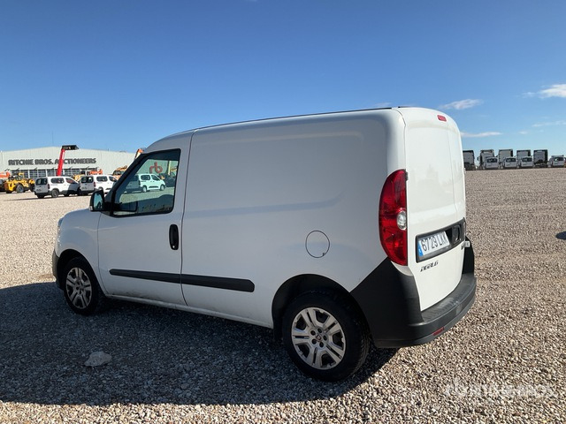 2020 Fiat Doblo Cargo Van - Van pengiriman: gambar 2 2020 Fiat Doblo Cargo Van - Van pengiriman: gambar 2