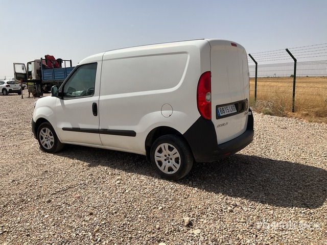 2020 Fiat Doblo Cargo Van - Van pengiriman: gambar 3 2020 Fiat Doblo Cargo Van - Van pengiriman: gambar 3