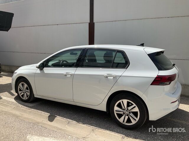 Volkswagen Golf Automobile - Mobil: gambar 2 Volkswagen Golf Automobile - Mobil: gambar 2