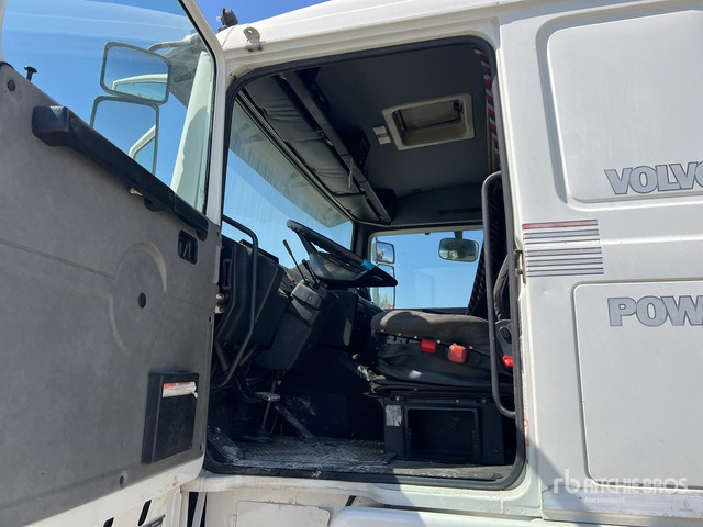 Truk flatbed 1992 Volvo F12 6x2 (Inoperable) Flatbed Truck: gambar 6