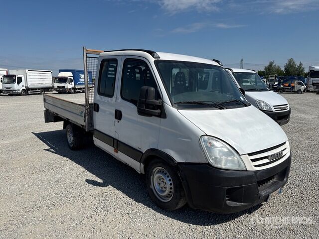 2008 Iveco Daily (Inoperable) Flatbed Truck - Truk flatbed: gambar 5 2008 Iveco Daily (Inoperable) Flatbed Truck - Truk flatbed: gambar 5