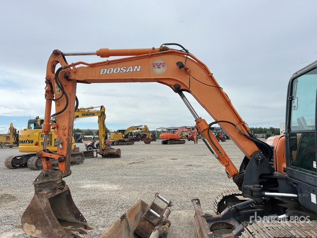 2009 Doosan DX80R Escavatore cingolato - Ekskavator perayap: gambar 5 2009 Doosan DX80R Escavatore cingolato - Ekskavator perayap: gambar 5