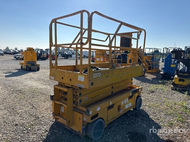 2009 Haulotte Compact 10 (Inoperable) Scissor Lift - Scissor lifts: gambar 3 2009 Haulotte Compact 10 (Inoperable) Scissor Lift - Scissor lifts: gambar 3