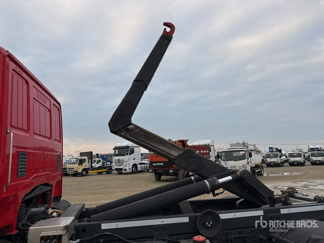 2009 Iveco Eurocargo 120E28 4x2 Roll-Off Truck - Hook lift: gambar 4 2009 Iveco Eurocargo 120E28 4x2 Roll-Off Truck - Hook lift: gambar 4