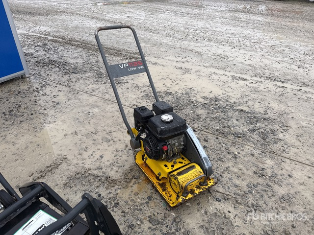 2009 Wacker Neuson VP1135A Vibratory Plate Compactor - Pelat getar: gambar 3 2009 Wacker Neuson VP1135A Vibratory Plate Compactor - Pelat getar: gambar 3