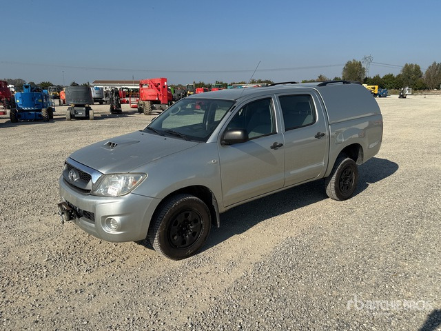2010 Toyota Hylux 4x4 Crew Cab Pickup - Truk pikap: gambar 1 2010 Toyota Hylux 4x4 Crew Cab Pickup - Truk pikap: gambar 1