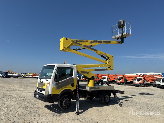 2011 Nissan Cabstar 2011 Socage DA320 20 m on Bucket Truck - Platform udara yang dipasang di truk: gambar 2 2011 Nissan Cabstar 2011 Socage DA320 20 m on Bucket Truck - Platform udara yang dipasang di truk: gambar 2