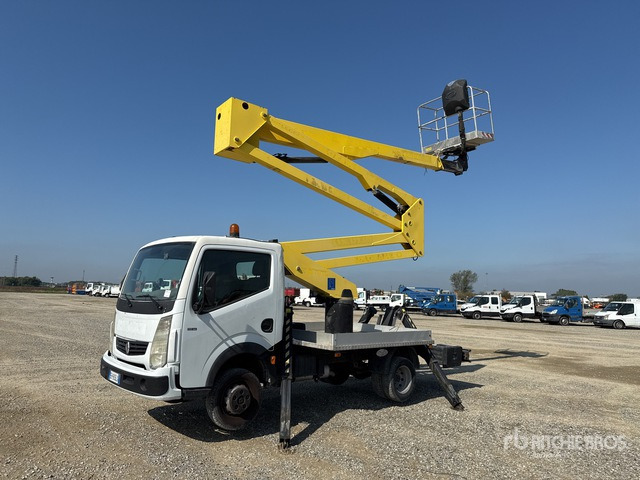 2011 Renault Maxity 110Dxi 2011 Socage DA320 20 m on Bucket Truck - Platform udara yang dipasang di truk: gambar 1 2011 Renault Maxity 110Dxi 2011 Socage DA320 20 m on Bucket Truck - Platform udara yang dipasang di truk: gambar 1