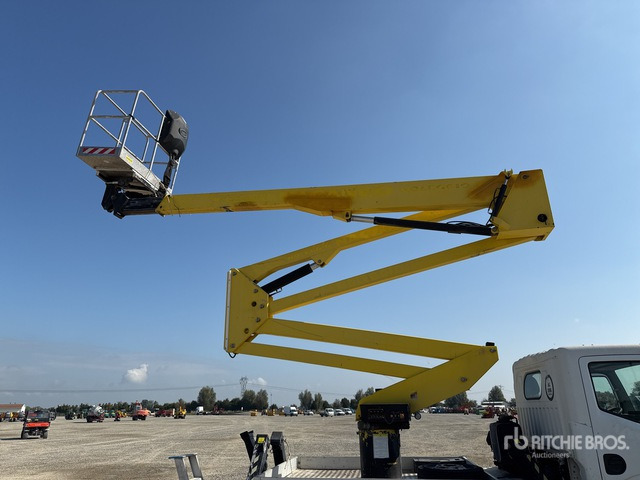 2011 Renault Maxity 110Dxi 2011 Socage DA320 20 m on Bucket Truck - Platform udara yang dipasang di truk: gambar 5 2011 Renault Maxity 110Dxi 2011 Socage DA320 20 m on Bucket Truck - Platform udara yang dipasang di truk: gambar 5