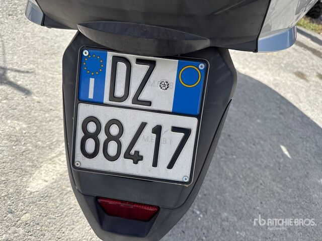 2014 Vectrix VX1 Scooter - Sepeda motor: gambar 5 2014 Vectrix VX1 Scooter - Sepeda motor: gambar 5